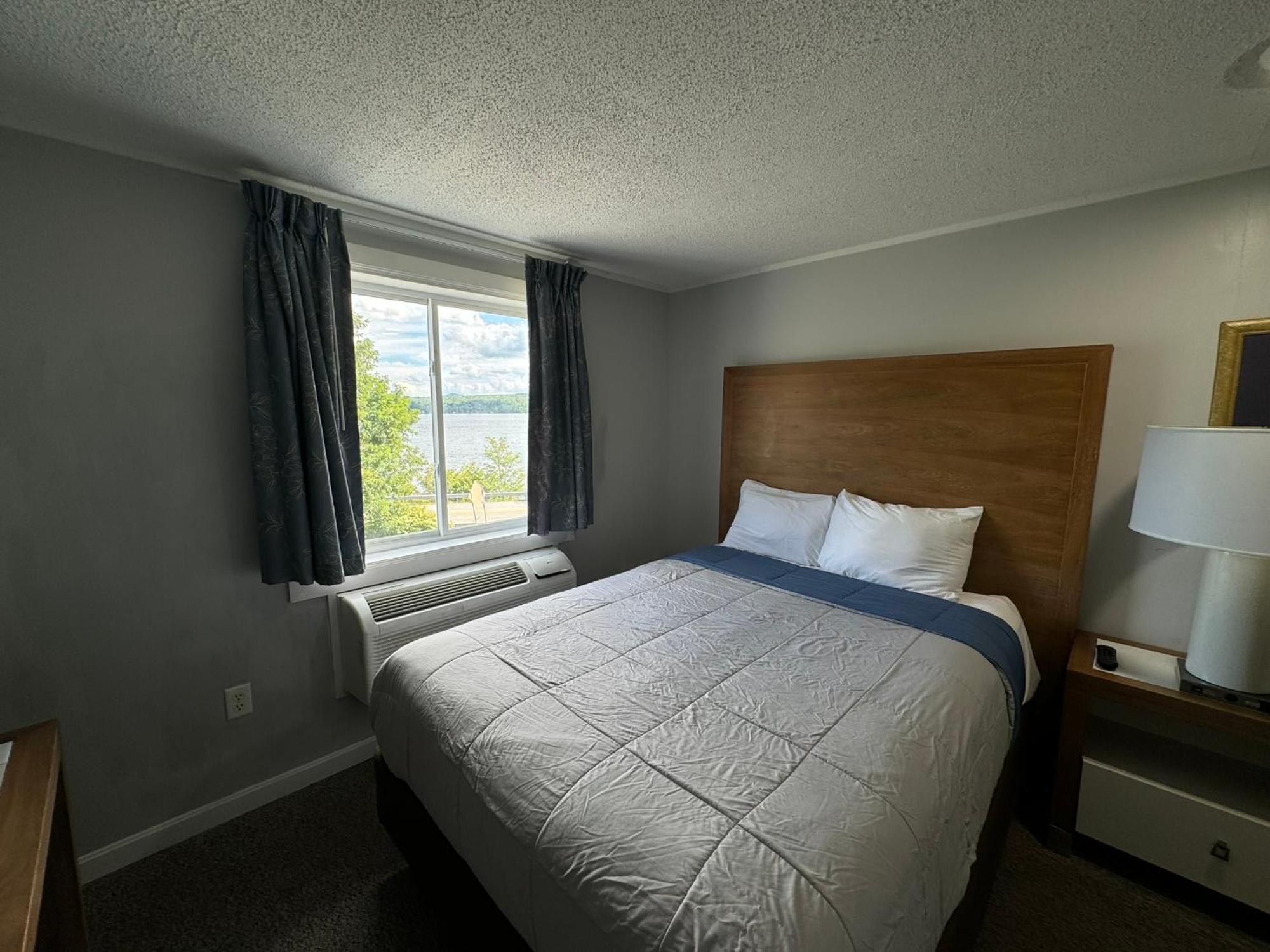 Winnisquam Lake Inn Tilton Buitenkant foto