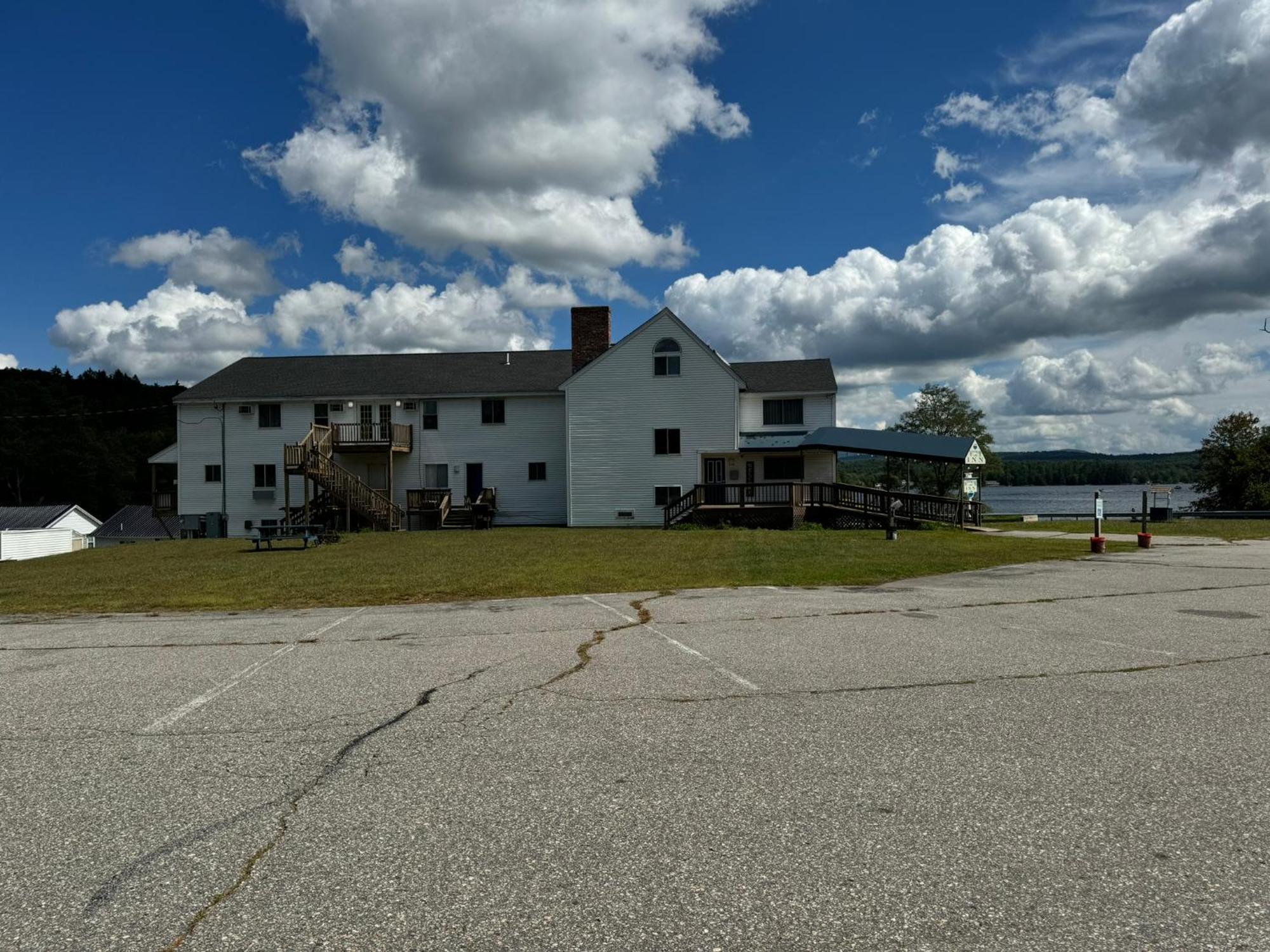 Winnisquam Lake Inn Tilton Buitenkant foto